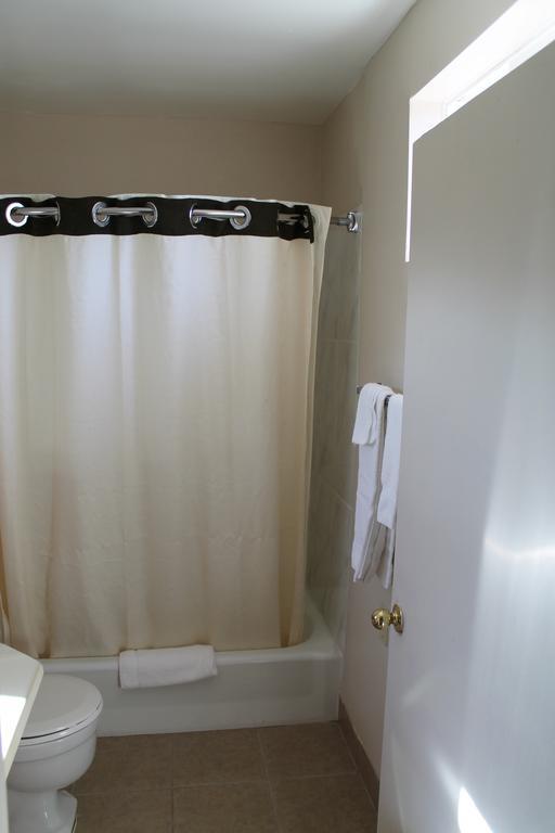 American Motor Inn - Рок-Айленд Номер фото